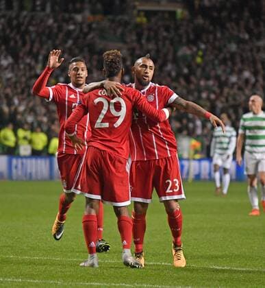 31.10.2017, Fussball UEFA Champions League 2017 2018, Gruppenphase, 4.Spieltag, Celtic Glasgow - FC Bayern München, im Celtic-Park Stadion Glasgow, Schottland. Torjubel, v.li: Corentin Tolisso (FC Bayern München), Kingsley Coman (Bayern München), Arturo Vidal (FC Bayern München).