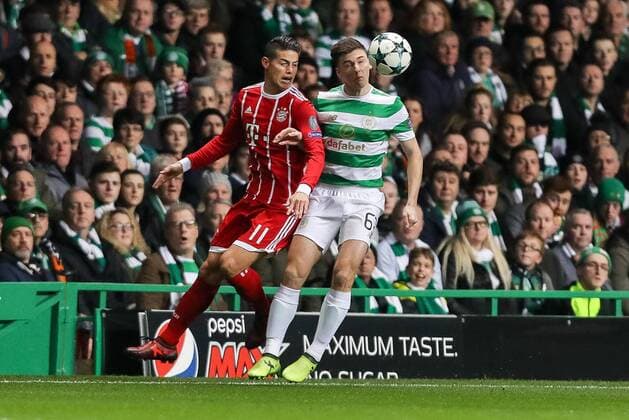 Glasgow, Scotland 31.10.2017, UEFA Champions League - 2017 18 Season, Gruppenphase - Gruppe B -4. Spieltag, Celtic Glasgow - FC Bayern Muenchen, James David Rodríguez Rubio (FCB) und Kieran Tierney (CFC) im Zweikampf ( DeFodi048