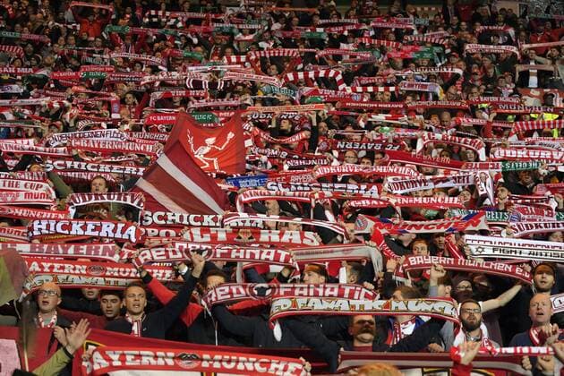 31.10.2017, Fussball UEFA Champions League 2017 2018, Gruppenphase, 4.Spieltag, Celtic Glasgow - FC Bayern München, im Celtic-Park Stadion Glasgow, Schottland. Tausende Bayernfans unterstützen die Mannschaft.