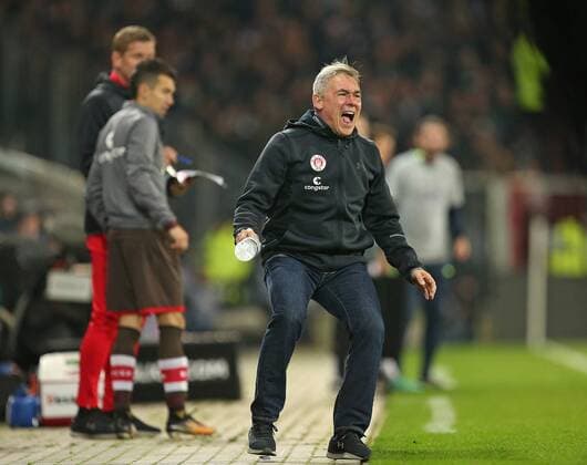 Hamburg, Germany 27.10.2017, 2. Bundesliga 12. Spieltag, FC St. Pauli - Erzgebirge Aue, Trainer Olaf Janssen (FC St. Pauli) ( DeFodi502