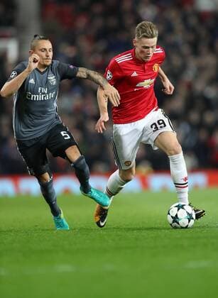 Football - 2017 2018 UEFA Champions League - Group A: Manchester United ManU vs. S.L. Benfica Scott McTominay of Manchester United and Ljbomir Fejsa of Benfica at Old Trafford COLORSPORT LYNNE CAMERON 