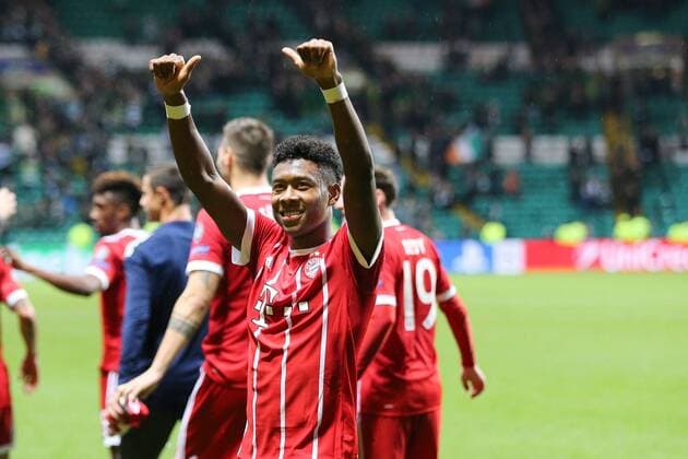 die Spieler feiern ihren Sieg im Bayern Fanblock, David Alaba 27 (FC Bayern Muenchen), Celtic Glasgow vs. FC Bayern Muenchen, Fussball, Vorrunde, Champions League, 31.10.2017 Glasgow Glasgow Schottland