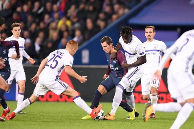 18 Giovani Lo Celso psg 04 Kara and FOOTBALL Paris SG vs Anderlecht Ligue des Champions 31 10 2017 AnthonyBIBARD FEP Panoramic 
