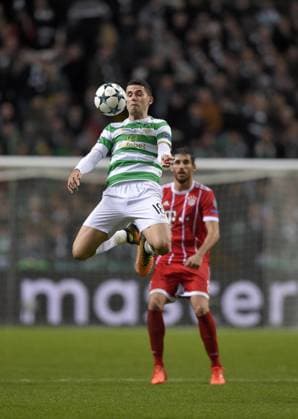 31.10.2017, Fussball UEFA Champions League 2017 2018, Gruppenphase, 4.Spieltag, Celtic Glasgow - FC Bayern München, im Celtic-Park Stadion Glasgow, Schottland. Tom Rogic (Celtic Glasgow) Kopfball.