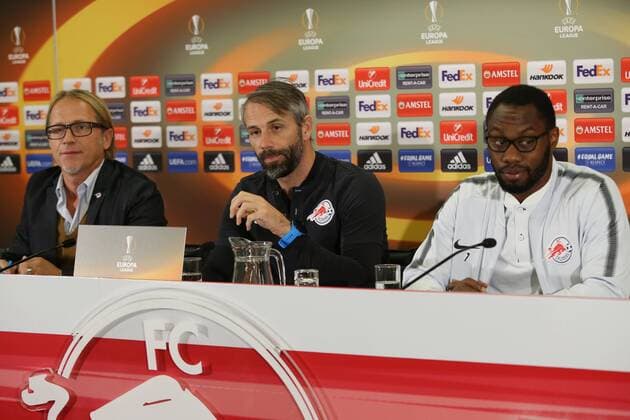 SOCCER - UEFA EL, RBS vs Konyaspor, preview SALZBURG,AUSTRIA,01.NOV.17 - SOCCER - UEFA Europa League, group stage, Red Bull Salzburg vs Atiker Konyaspor, preview, press conference PK Pressekonferenz of RBS. Image shows press officer Christian Kircher, head coach Marco Rose and Reinhold Yabo (RBS). GEPAxpictures xMathiasxMandl