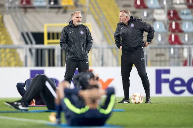 SOCCER - UEFA EL, Rijeka vs A.Wien, preview RIJEKA,CROATIA,01.NOV.17 - SOCCER - UEFA Europa League, group stage, HNK Rijeka vs FK Austria Wien, preview, training of A.Wien. Image shows head coach Thorsten Fink (A.Wien) and assistant coach Egbert Zimmermann (A.Wien). GEPAxpictures xMaticxKlansek