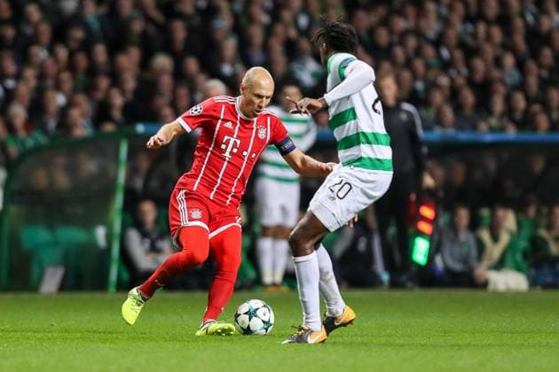 Glasgow, Scotland 31.10.2017, UEFA Champions League - 2017 18 Season, Gruppenphase - Gruppe B -4. Spieltag, Celtic Glasgow - FC Bayern Muenchen, Arjen Robben (FCB) und Dedryck Boyata (CFC) im Zweikampf ( DeFodi048