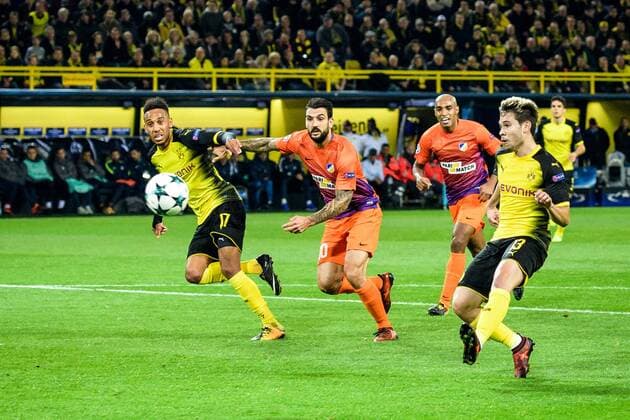 Raphael Guerreiro (Borussia Dortmund 13) mit dem Fuehrungs Tor zum 1:0 beim Champions League Spiel zwischen Borussia Dortmund und Apoel FC am 01.11.2017, Dortmund Copyright: xSchuelerx xEibnerx-xPressefotox EP_EER