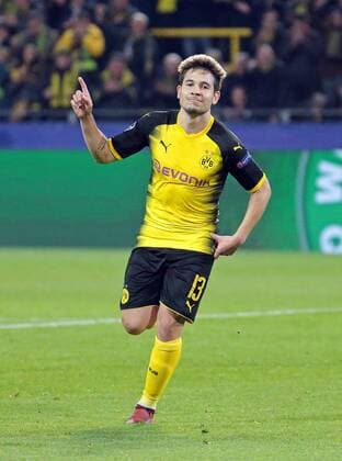 01.11.2017, xovx, Fussball Champions League, Borussia Dortmund - APOEL Nikosia, emspor, v.l. Raphael Guerreiro (Borussia Dortmund) bejubelt das Tor zum 1:0, Aktion. Dortmund