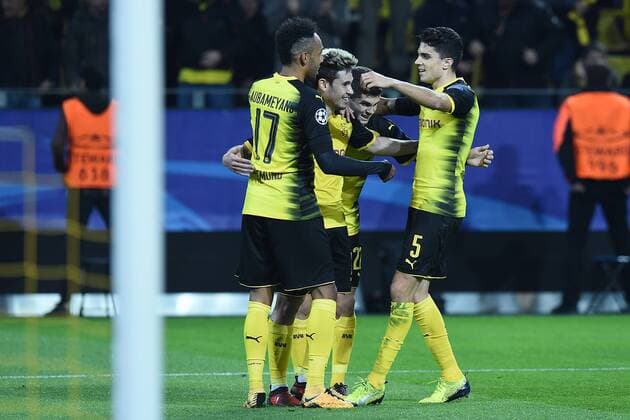 Fußball Champions League Gruppenphase Borussia Dortmund - APOEL Nikosia am 01.11.2017 im Signal Iduna Park in Dortmund Torjubel zum 1:0 durch Raphael Guerreino ( Dortmund )