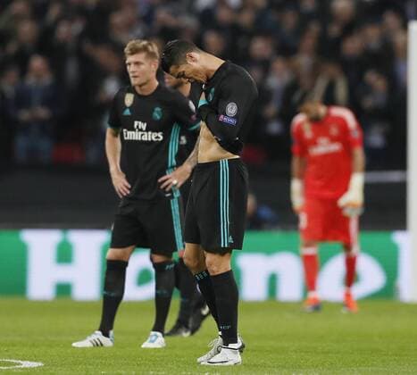 Bilder des Tages - SPORT Cristiano Ronaldo of Real Madrid dejected following Tottenham s first goal during the Champions League Group H match at Wembley Stadium, London. Picture date: November 1st 2017. Picture credit should read: David Klein Sportimage EDITORIAL USE ONLY. No use with unauthorised audio, video, data, fixture lists, club league logos or live services. Online in-match use limited to 120 images, no video emulation. No use in betting, games or single club league player publications.