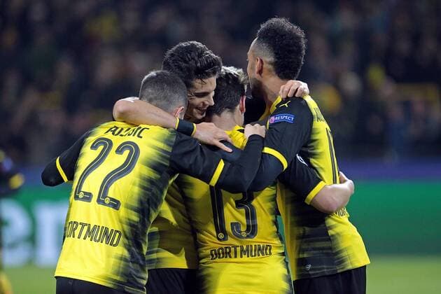 01.11.2017, xovx, Fussball Champions League, Borussia Dortmund - APOEL Nikosia, emspor, Jubel, Torjubel, Goal celebration, celebrate the goal nach dem Tor zum 1:0 durch Raphael Guerreiro (Borussia Dortmund), Aktion. Dortmund