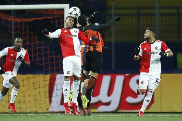 (L-R) Ridgeciano Haps of Feyenoord, Jean-Paul Boetius of Feyenoord , Taison of FC Shakhtar Donetsk, Tonny Vilhena of Feyenoord during the UEFA Champions League group F match between Shakhtar Donetsk and Feyenoord Rotterdam at Metalist Stadium on November 01, 2017 in Kharkiv, Ukraine UEFA Champions League 2017 2018 xVIxVIxImagesx xMauricexvanxSteenxIVx 9182910
