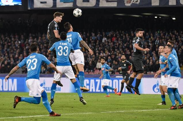 Bilder des Tages - SPORT John Stones of Manchester City scores second goal during the UEFA Champions League group F match between Napoli and Manchester City at Stadio San Paolo, Naples, Italy on 1 November 2017. Copyright: xGiuseppexMaffiax 17480041