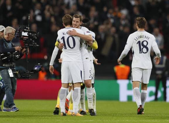 Harry Kane of Tottenham and Jan Vertonghen of Tottenham celebrate the win during the Champions League Group H match at Wembley Stadium, London. Picture date: November 1st 2017. Picture credit should read: David Klein Sportimage EDITORIAL USE ONLY. No use with unauthorised audio, video, data, fixture lists, club league logos or live services. Online in-match use limited to 120 images, no video emulation. No use in betting, games or single club league player publications.