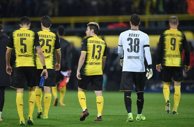 01.11.2017, Fussball Champions League, Saison 2017 2018, Vorrunde, 4. Spieltag, Borussia Dortmund - APOEL Nikosia, Dortmunds Spieler nach dem Spiel