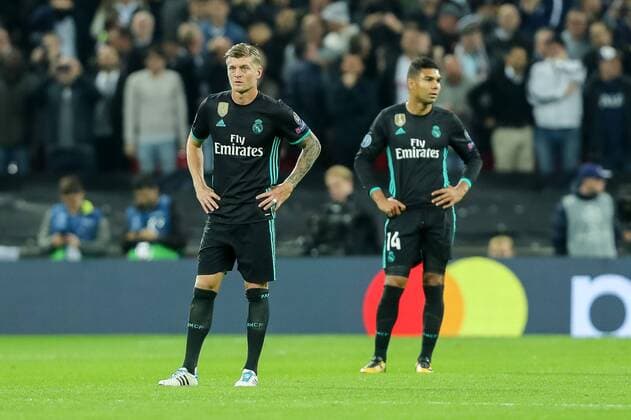 London, England 01.11.2017, UEFA Champions League - 2017 18 Season, Gruppenphase - Gruppe H -4. Spieltag, Tottenham Hotspur - Real Madrid, Toni Kroos (Real Madrid) Casemiro (Real Madrid) enttaeuscht, enttaeuschung ( DeFodi048