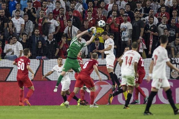 November 1, 2017 - Seville, Spain - Aleksandr Selikhov of Spartak (C ) makes a save during the UEFA Champions League Group E soccer match between Sevilla FC and Spartak Moskva at Estadio Ramon Sanchez Pizjuan Soccer 2017 - Sevilla FC vs Spartak Moskva - ZUMAa142 20171101_zap_a142_029 Copyright: xDanielxGonzalezxAcunax