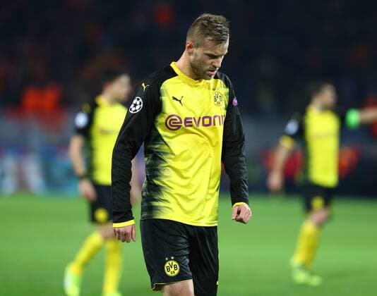 Mittwoch 01.11.2017, Saison 2017 2018, UEFA Champions League, 4. Spieltag im Dortmunder Signal Iduna Park, BVB 09 Borussia Dortmund - Apoel Nikosia, Enttäuschung bei den Dortmunder Spielern nach Abpfiff: Andrey Yarmolenko (BVB)