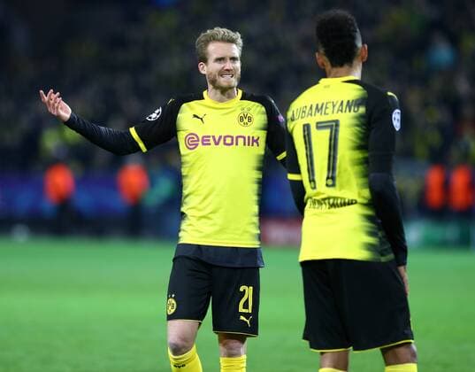 Mittwoch 01.11.2017, Saison 2017 2018, UEFA Champions League, 4. Spieltag im Dortmunder Signal Iduna Park, BVB 09 Borussia Dortmund - Apoel Nikosia, Enttäuschung bei den Dortmunder Spielern nach Abpfiff: Andre Schuerrle (BVB) und Pierre-Emerick Aubameyang (BVB), v.l.