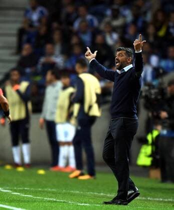 (171102) -- PORTO, Nov. 2, 2017 -- Head coach of Porto Sergio Conceicao reacts during the Group G match between FC Porto and RB Leipzig of UEFA Champions League in Porto, Portugal on Nov. 1, 2017. Porto won 3-1.) (SP)PORTUGAL-PORTO-UEFA CHAMPIONS LEAGUE-GROUP G ZhangxLiyun 