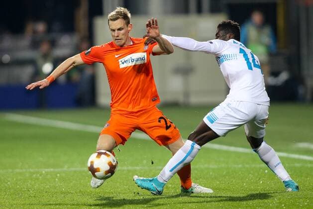 SOCCER - UEFA EL, Rijeka vs A.Wien RIJEKA,CROATIA,02.NOV.17 - SOCCER - UEFA Europa League, group stage, HNK Rijeka vs FK Austria Wien. Image shows Thomas Salamon (A.Wien) and Maxwell Acosty (Rijeka). GEPAxpictures xMaticxKlansek