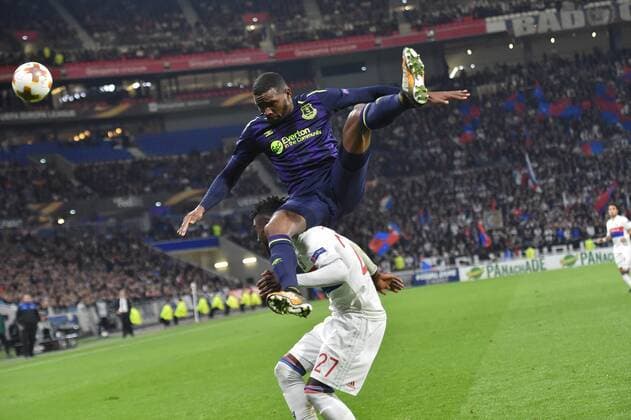 Maxwel Cornet lyon vs Cuco Martina everton FOOTBALL Lyon vs Everton Ligue Europa Phase de goupe 02 11 2017 FredericChambert Panoramic 