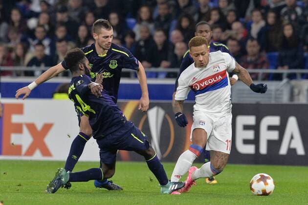 Memphis Depay lyon vs Beni Baningime everton FOOTBALL Lyon vs Everton Ligue Europa Phase de goupe 02 11 2017 FredericChambert Panoramic 