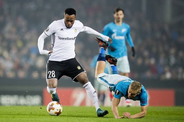 171102 Samuel Adegbenro of Rosenborg and Igor Smolnikov of Zenit during the UEFA Europa League match between Rosenborg and FK Zenit St. Petersburg on November 2, 2017 in Trondheim. Photo: Jon Olav Nesvold BILDBYRAN kod JE 160066  Copyright: JONxOLAVxNESVOLD BB171102BB734