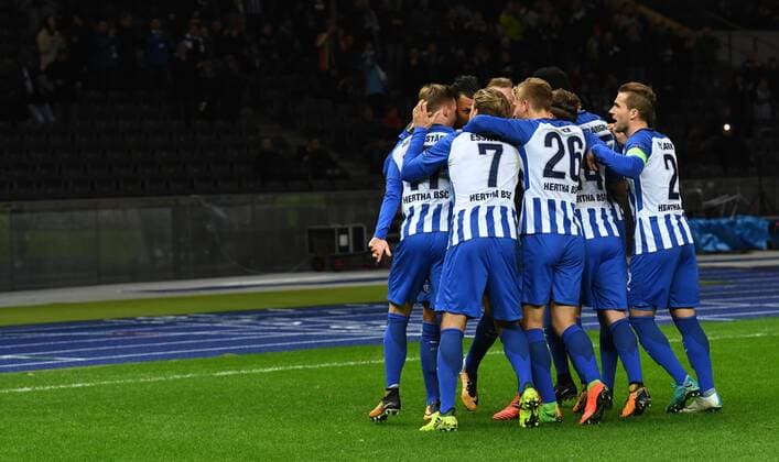 Fussball, Herren, Saison 2017 2018, UEFA Europa League (Gruppe J, 4. Spieltag), Hertha BSC - Sorja Luhansk, Hertha, Jubel nach Tor zum 1:0, v. l. Maximilian Mittelstädt (Hertha), Davie Selke (Hertha BSC), Alexander Esswein (Hertha BSC), Arne Maier (Hertha BSC), Peter Pekarik (Hertha BSC), 02.11. 2017, Copyright: xMatthiasxKochx