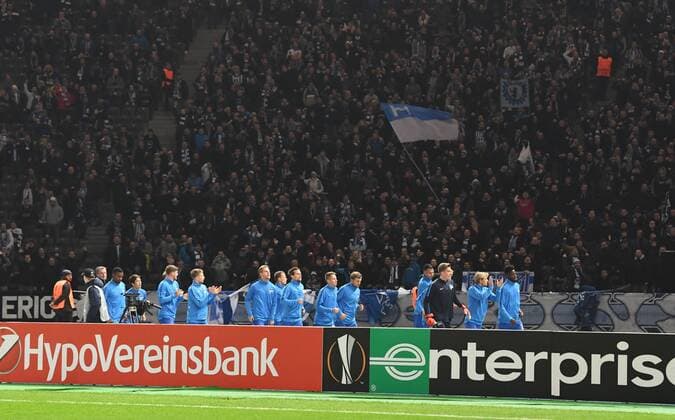 Fussball, Herren, Saison 2017 2018, UEFA Europa League (Gruppe J, 4. Spieltag), Hertha BSC - Sorja Luhansk, Spieler und Fans von Hertha motivierten sich vor dem Spiel gegenseitig in der Ostkurve, 02.11. 2017, Copyright: xMatthiasxKochx