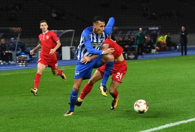 Fussball, Herren, Saison 2017 2018, UEFA Europa League (Gruppe J, 4. Spieltag), Hertha BSC - Sorja Luhansk, v. l. Davie Selke (Hertha BSC), Dmytro Grechyshkin (Sorja Luhansk), 02.11. 2017, Copyright: xMatthiasxKochx