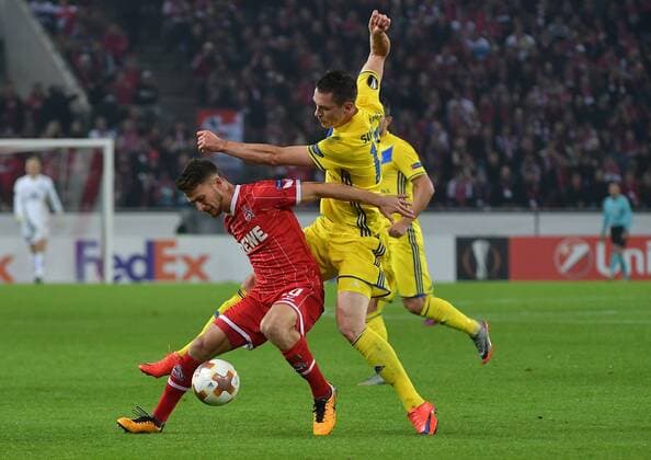 02.11.2017, xjpx, Fussball Europa League, 1.FC Koeln - BATE Baryssau, emspor v.l. Zweikampf zwischen Salih Özcan (Koeln) und Nikolai Signevich (Borisov) Koeln