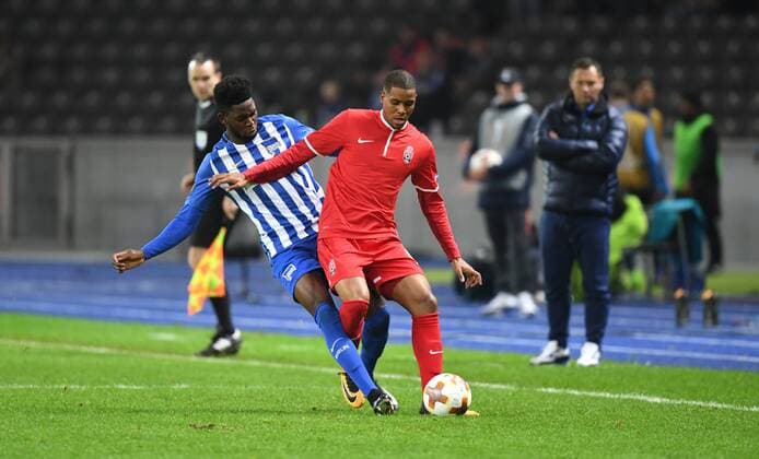 Fussball, Herren, Saison 2017 2018, UEFA Europa League (Gruppe J, 4. Spieltag), Hertha BSC - Sorja Luhansk, v. l. Jordan Torunarigha (Hertha BSC), Iury (Sorja Luhansk), 02.11. 2017, Copyright: xMatthiasxKochx