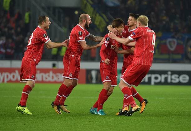02.11.2017, xjpx, Fussball Europa League, 1.FC Koeln - BATE Baryssau, emspor v.l. Yuya Osako (Koeln) bejubelt seinen Treffer zum 2:2 Ausgleich Koeln