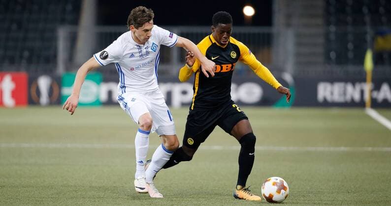 02.11.2017 Stade de Suisse Bern , SCHWEIZ , Saison 2017 2018 Herren Fussball Europa League BSC Young Boys Bern - Dynamo Kiew Denys Garmash (li,Kiew) gegen Jordan Lotomba (Young Boys)