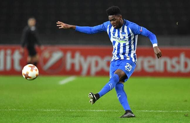 Jordan Torunarigha (Hertha BSC), beim Schuss Hertha BSC Berlin - Sorja Luhansk Europa League, Gruppenphase, 1. Spieltag, Fußball, Fussball, soccer, Herren, Männer, Maenner, Deutschland, Germany Berlin, 2.11.2017, Olympiastadion