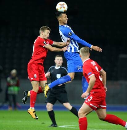 GER, Europa League, Hertha BSC VS. Sorja Luhansk 02.11.2017, OLympiastadion, Berlin, GER, Europa League, Hertha BSC VS. Sorja Luhansk, im Bild Davie Selke (Hertha BSC Berlin 27), D. Grechyshkin (Sorja Luhansk 24)