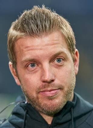 Florian Kohfeldt, Trainer Bremen Halbfigur , Aktion, Einzelbild, Portrait, Portraet, Einzelaktion Emotionen, enttaeuscht, Enttaeuschung, Frust, frustriert, Trauer ,traurig, verzweifelt, Verzweiflung EINTRACHT FRANKFURT - SV WERDER BREMEN 2-1 Fussball 1. Bundesliga , Frankfurt, am 03.11.2017, 11.Spieltag, Saison 2017 2018, 1.Liga, 1.Bundesliga,