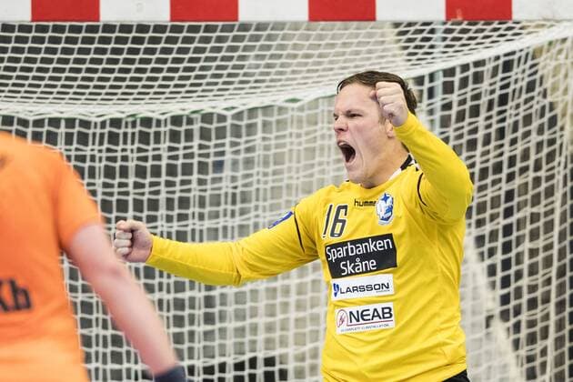 171104 Kristianstads malvakt Richard Kappelin jublar under handbollsmatchen i Champions League mellan Kristianstad och Vardar den 4 november 2017 i Kristianstad .  Copyright: PETTERxARVIDSON BB171104PA020