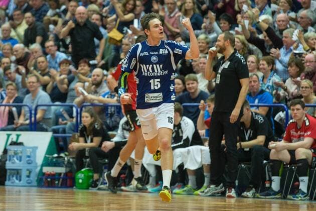 Torjubel Milan Kotrc ( 15, Bergischer HC) Bergischer HC vs. HSG Nordhorn-Lingen, Handball, 2. Bundesliga, 04.11.17 Solingen NRW Deutschland Klingenhalle