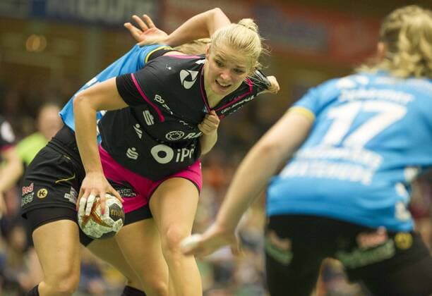 Buxtehuder SV vs TuS Metzingen, Handball, DHB-Pokal, 04.11.17 Shenia Minevskaja (Nr. 13, TuS Metzingen); Buxtehuder SV vs TuS Metzingen