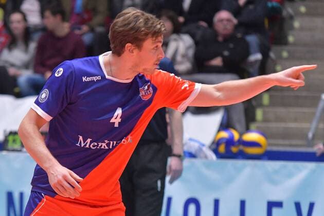 04.11.2017, xtkx, Volleyball Herren, United Volleys Frankfurt - TSV Herrsching, emspor, v.l. Patrick Steuerwald (United Volleys) , Frankfurt
