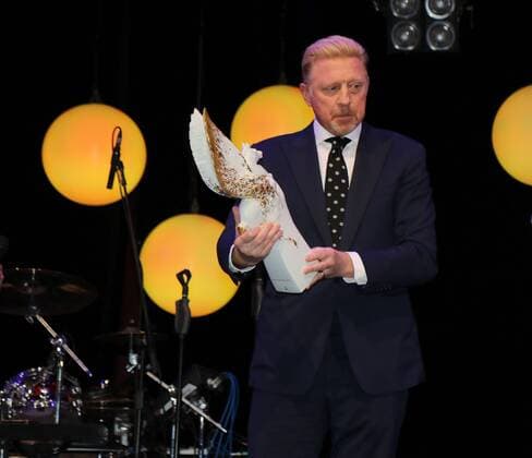 Bilder des Tages - SPORT 04.11.2017 Frankfurt am Main, Alte Oper Deutscher SportpresseBall Tennislegende Boris Becker wurde 2008 zur Legende des Sports gekürt und erhält heute nachträglich den Pegasos-Preis