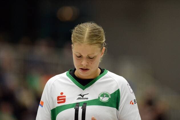 Michaela Hrbkova (Frisch Auf Goeppingen) enttaeuscht, frustriert, Emotion -- Handball --- DHB-Pokal 3. Runde, Frauen --- HSG Bad Wildungen Vipers vs Frisch Auf! Goeppingen --- 04.11.2017, Bad Wildungen Copyright: xEibner-Pressefoto RolandxSippelx EP_RSL