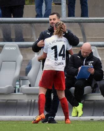 05.11.2017, xhbx, Fussball 1.Bundesliga Frauen, 1.FFC Frankfurt - SV Werder Bremen, emspor v.l. Torjubel, Goal celebration, celebrate the goal 2:0 Trainer Niko Arnautis (1.FFC Frankfurt), Jackie Groenen (1.FFC Frankfurt) Frankfurt am Main
