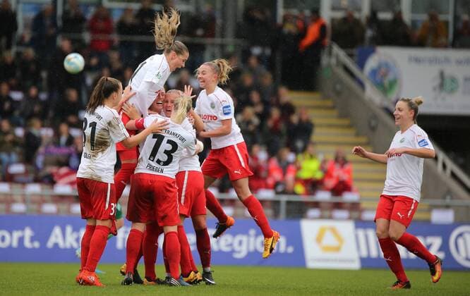 05.11.2017 xcex Deutschland, Frankfurt, Fussball, Frauenfussball Allianz Frauen-Bundesliga Saison 2017 2018 1. FFC Frankfurt - SV Werder Bremen Torjubel FFC Frankfurt, Jubel, Freude, Emotionen