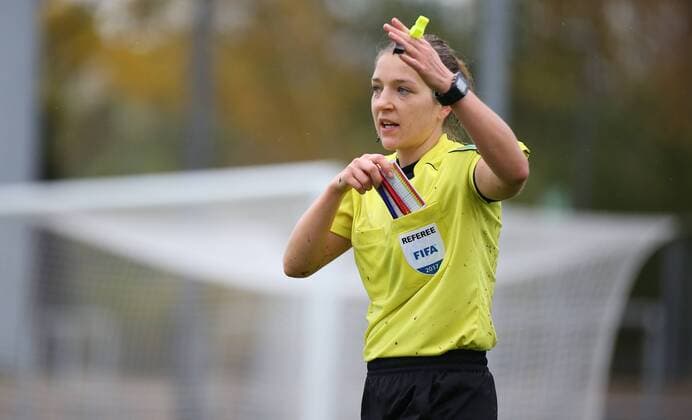 05.11.2017 xcex Deutschland, Frankfurt, Fussball, Frauenfussball Allianz Frauen-Bundesliga Saison 2017 2018 1. FFC Frankfurt - SV Werder Bremen DFB-Schiedsrichterin Karoline Wacker