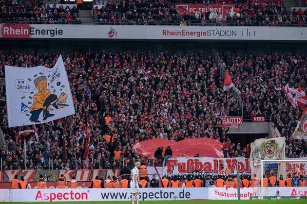 Fans des 1. FC Koeln mit einem beleidigenden Plakat in Richtung Dietmar Hopp beim Fussball Bundesligaspiel zwischen dem 1. FC Koeln und der TSG 1899 Hoffenheim am 05.11.2017, Koeln Copyright: xSchuelerx xEibnerx-xPressefotox EP_EER