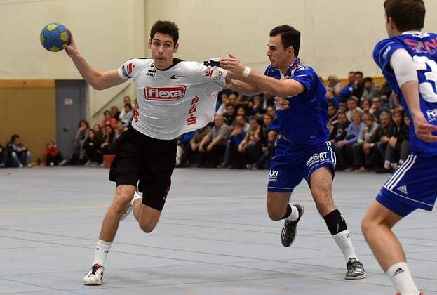 05.11.2017, xpsx, Handball A-Jugend 1.Bundesliga, HSG Hanau - TVG Junioren Akademie v.l. Nino Jedinak (Hanau), Christos Erifopoulos (TVG) Hanau Hessen Deutschland